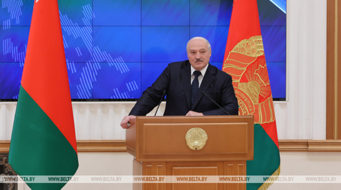 "Где наши корни?" Лукашенко о летописи Беларуси на уроке "Историческая память - дорога в будущее"