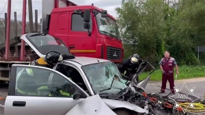 Легковушка столкнулась с лесовозом в Докшицком районе: одного из водителей деблокировали спасатели