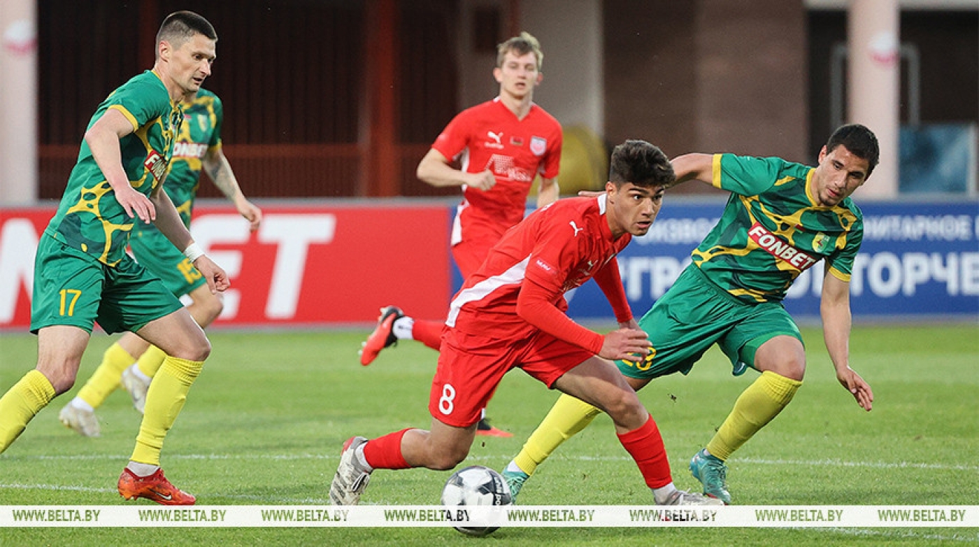 "Неман" победил футболистов "Арсенала" и стал лидером чемпионата Беларуси