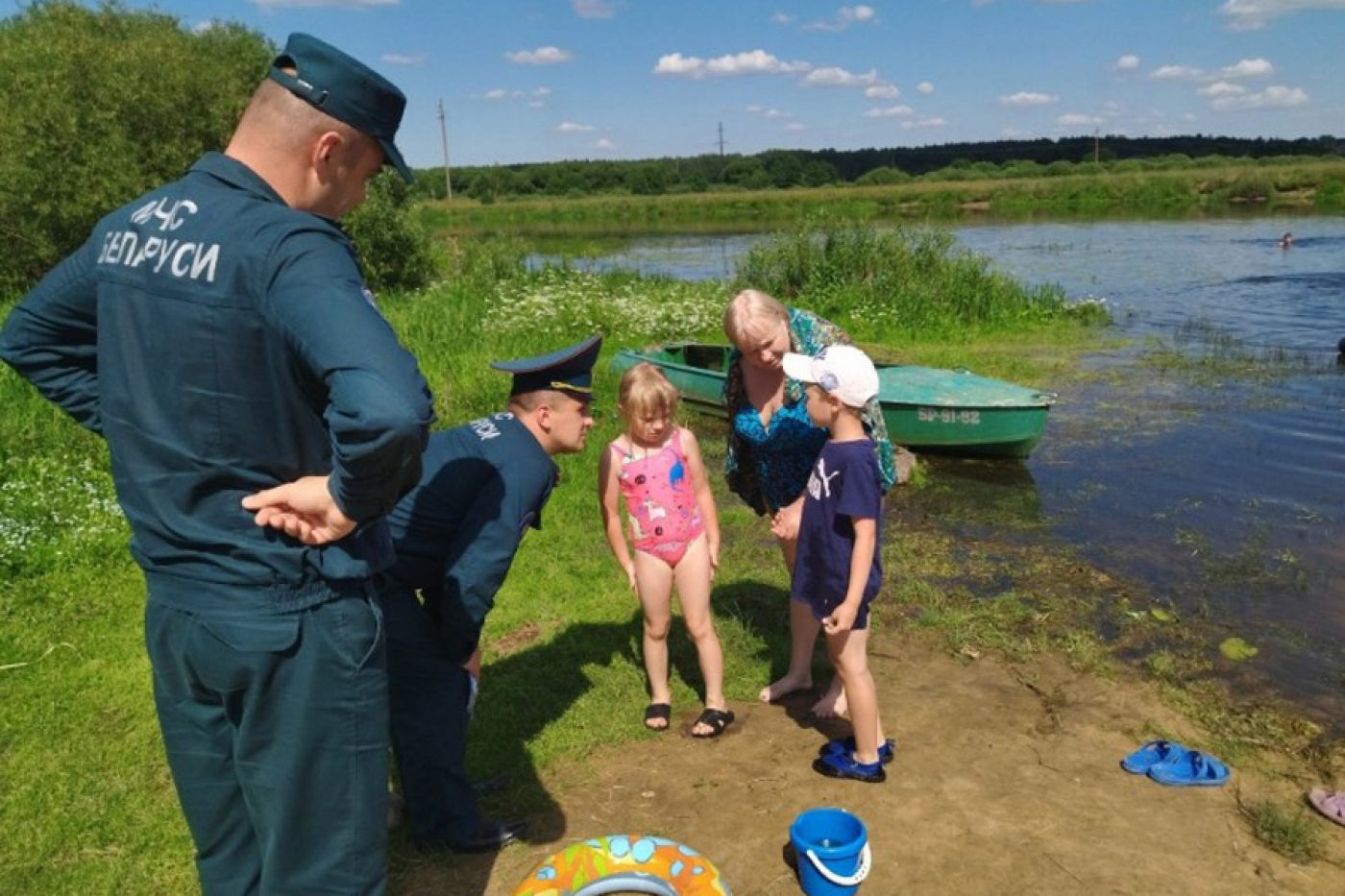 Лето, речка, безопасность…