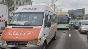 Маршрутка врезалась в троллейбус в Минске