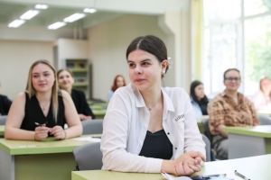 "Многие оставались до последней минуты". Педагоги Минской области поделились результатами первого ЦЭ