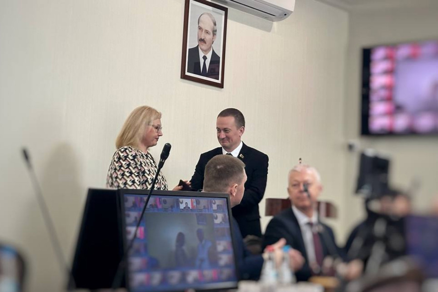Александр Турчин представил новых руководителей управлений Минского облисполкома.