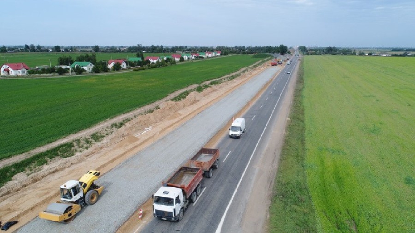 Как улучшают дорожную сеть Минской области к весне