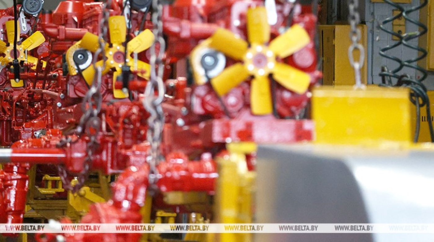 Лукашенко: Беларусь готова создавать совместные производства техники во Вьетнаме