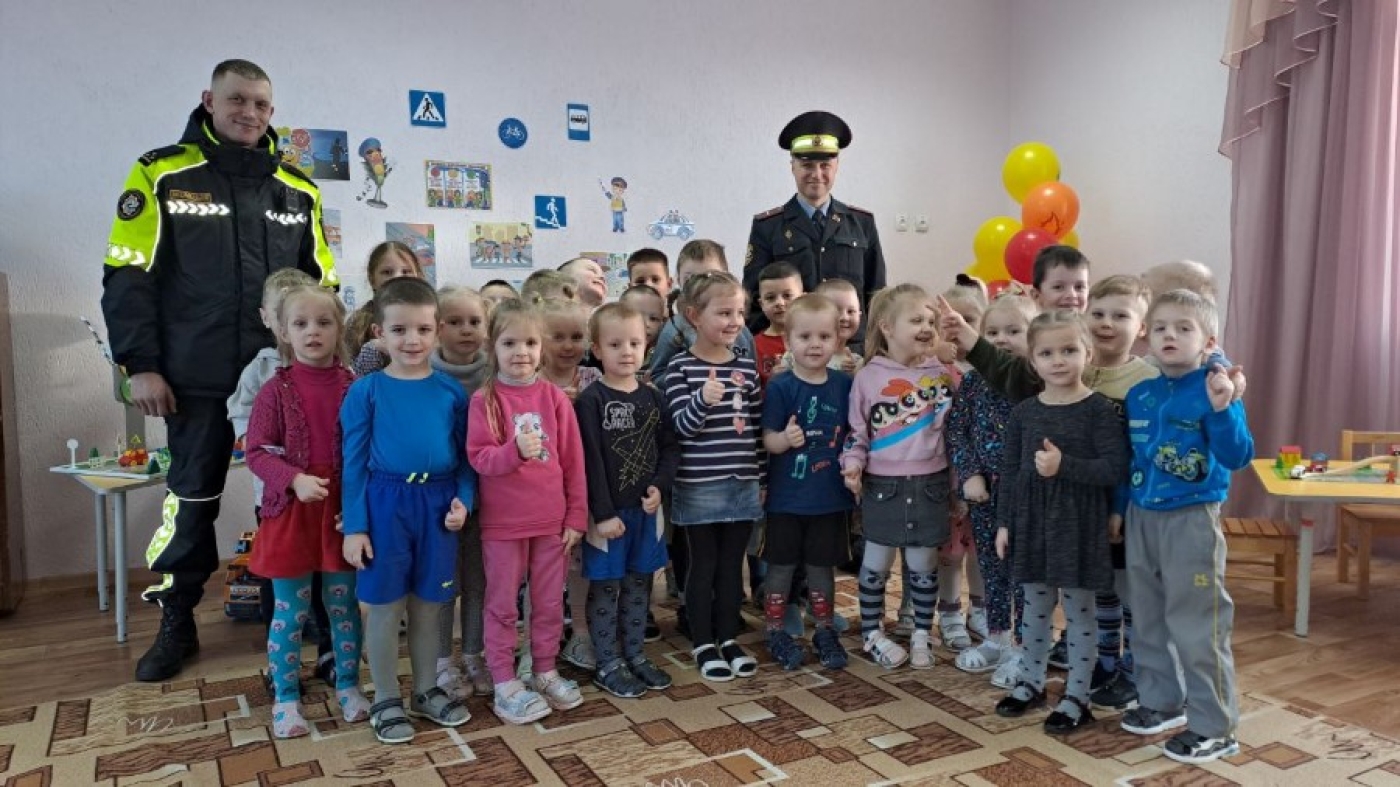 Сотрудниками ОГАИ напомнили детям о правилах поведения на дороге