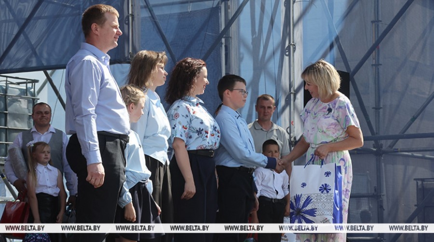 Более 13 тыс. детей охватила акция "Соберем портфель вместе" в этом году