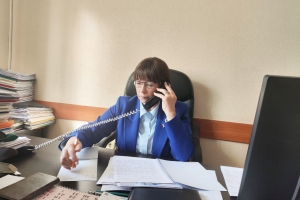 Тамара Красовская провела прямую линию по вопросам семейной политики и совершенствования законодательства в сфере брака