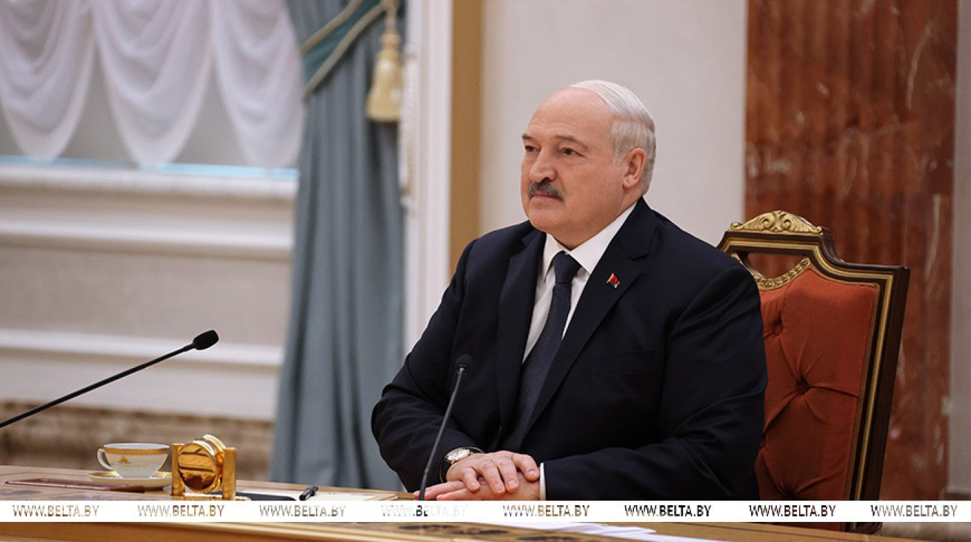 "Мяч на их стороне". Лукашенко заявил о готовности Беларуси "хоть завтра" нормализовать отношения с Польшей