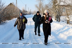 Маленький прибор – большая защита: в Березинском районе продолжаются рейды по установке пожарных извещателей