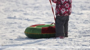 "Только в сопровождении взрослых". Медик о правилах катания на тюбинге