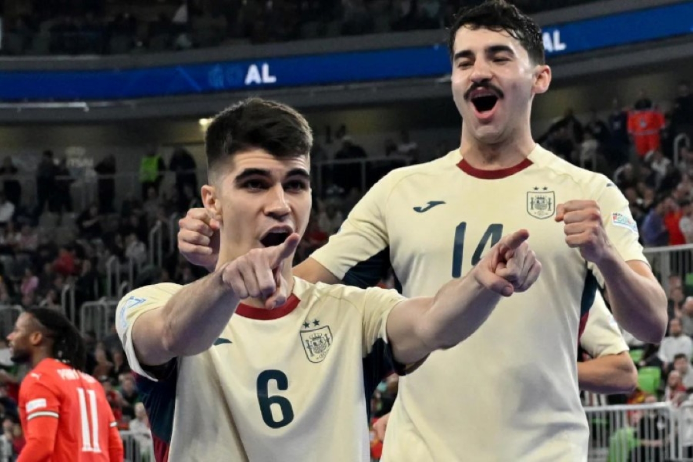 Испанцы в восьмой раз выиграли чемпионат Европы по мини-футболу