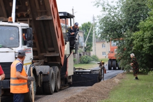 В городе продолжается асфальтирование улиц