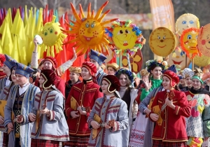 Больше блинов - больше удачи и счастья. Историк рассказал о корнях весеннего праздника надежды