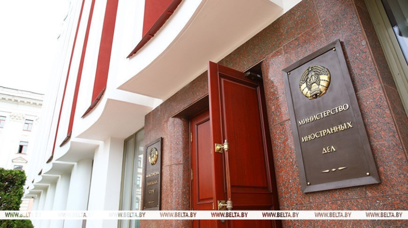 Лукашенко: МИД нужно встряхнуть, чтобы он начал работать