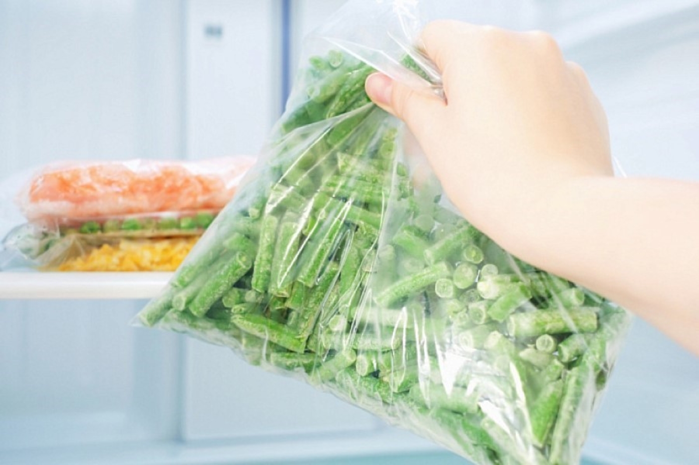 Срочно проверьте морозилку: ошибки, которые превращают продукты в яд