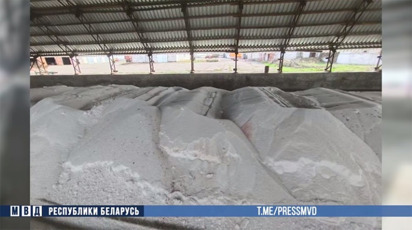 Похищено около 220 тонн удобрений. Преступную схему выявили в Рогачевском районе
