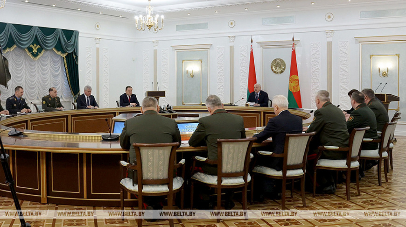 "Важнейшая наша задача - извлекать уроки". Лукашенко рассказал об обстановке вокруг Беларуси