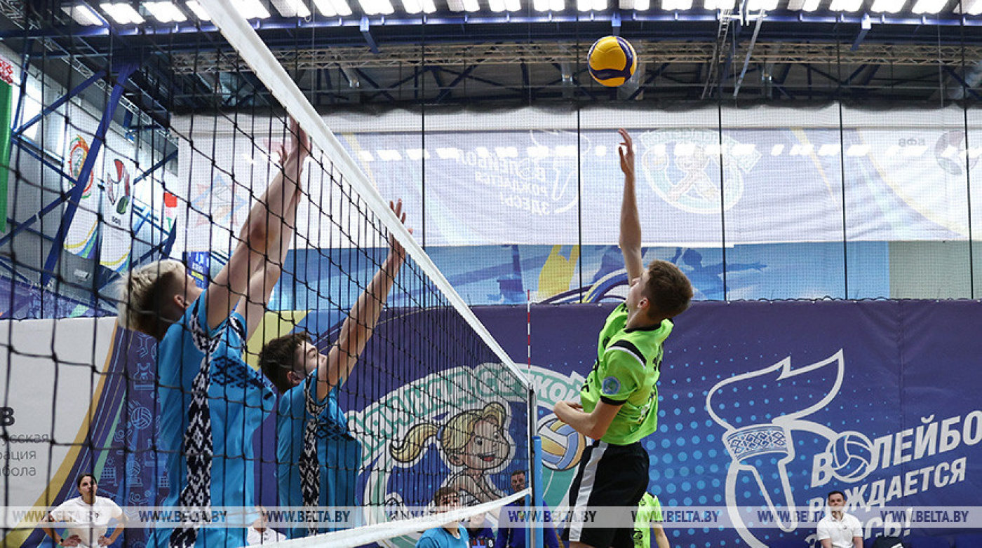 Определены все победители республиканских соревнований по волейболу "Мяч над сеткой"