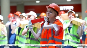 Флешмоб "Колледжи Минска. Путь к успеху" прошел в ТЦ "Столица"