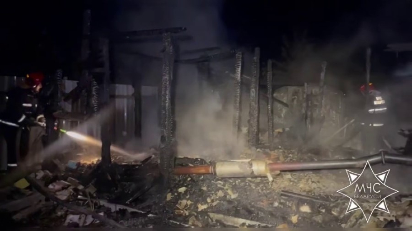 На пожаре в Пуховичском районе погибли бабушка и внучка