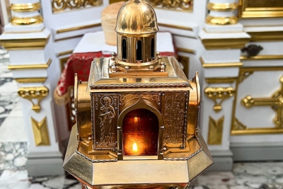 Благодатный огонь от гроба Господня доставят в Беларусь утром 12 апреля