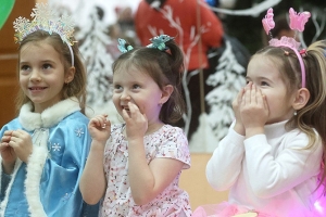 В рамках акции "Елка желаний" подарки получили более 22,5 тыс. человек