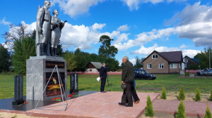 Они разрушают и сносят, а мы обустраиваем, восстанавливаем, ремонтируем