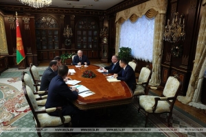 "Нужно видеть рынки". Лукашенко о планах по производству легковых автомобилей