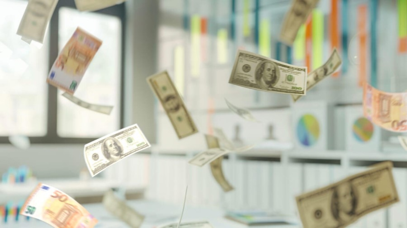 Российский рубль подорожал, доллар и юань подешевели на торгах 21 октября