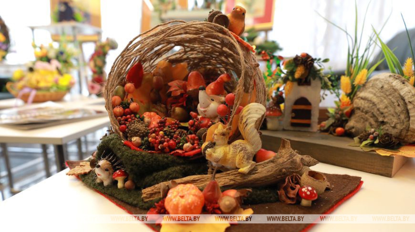 Выставка работ ребят с аутизмом открылась в Совете Республики