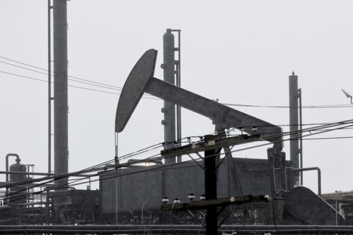 Цена нефти превысила $115 за баррель