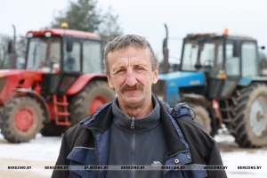 Служил командиром батареи