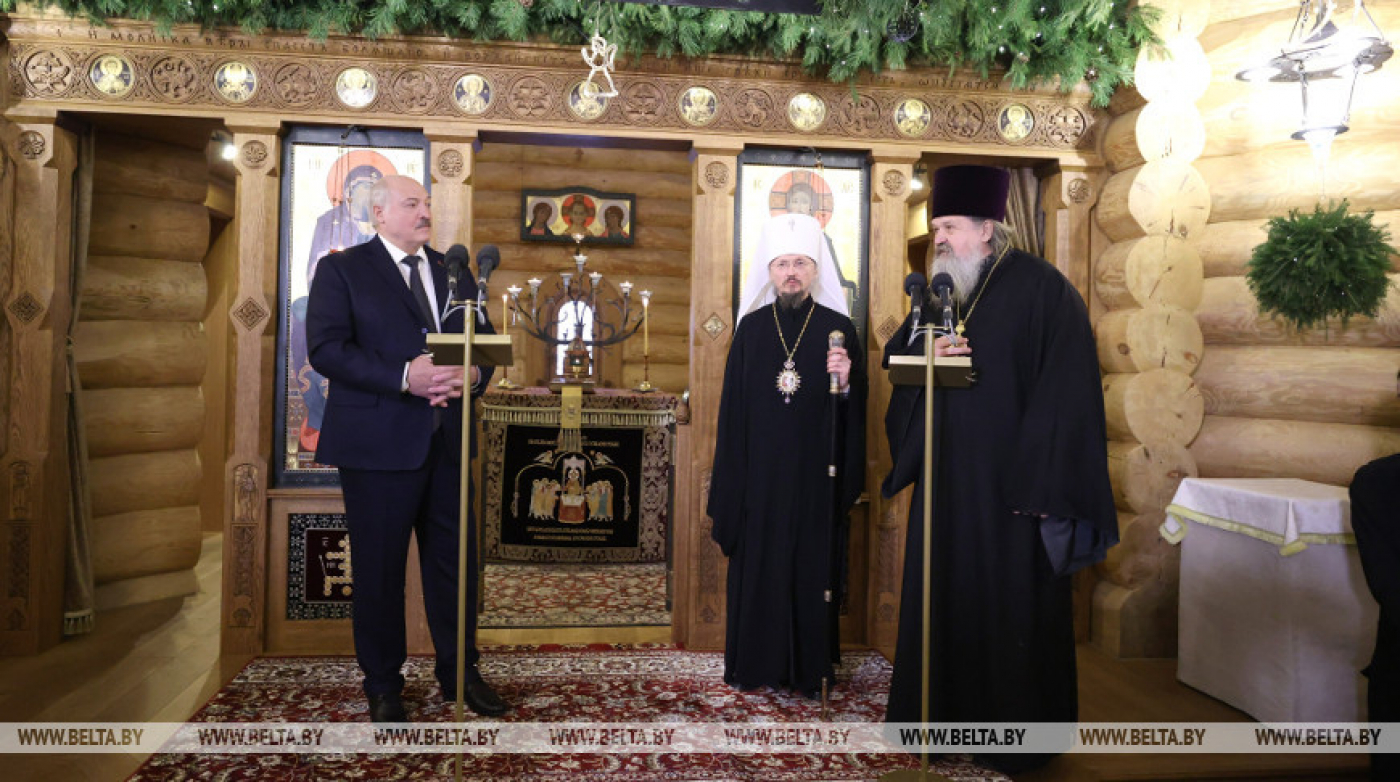 Лукашенко: мы поддерживаем наших российских братьев, но не забываем и об украинцах