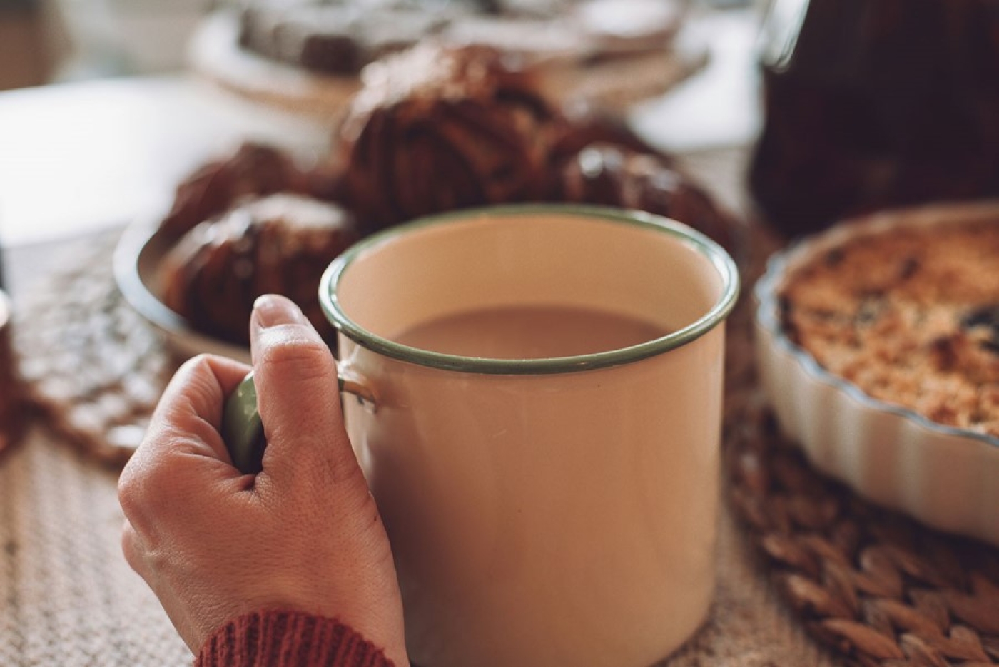 Нутрициолог перечислила главные причины набора веса в холодные месяцы