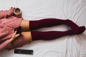 Невролог рассказал, почему могут мерзнуть ноги даже в теплом помещении