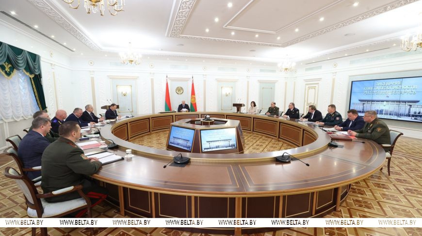 Доклад премьера, "приземление" концепции, профсоюзные дела и Лукашенко в Дзержинске. Итоги недели Президента