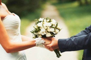 Во сколько лет белорусы впервые вступают в брак, рассказали в Минтруда