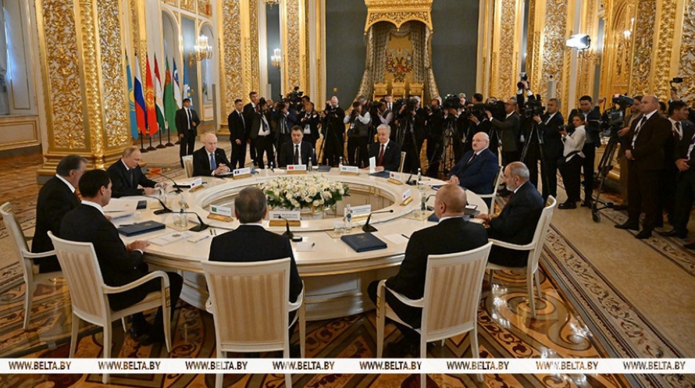 "Помним героев, боль и горе". Лукашенко проникновенно представил обращение глав СНГ к 80-летию Победы