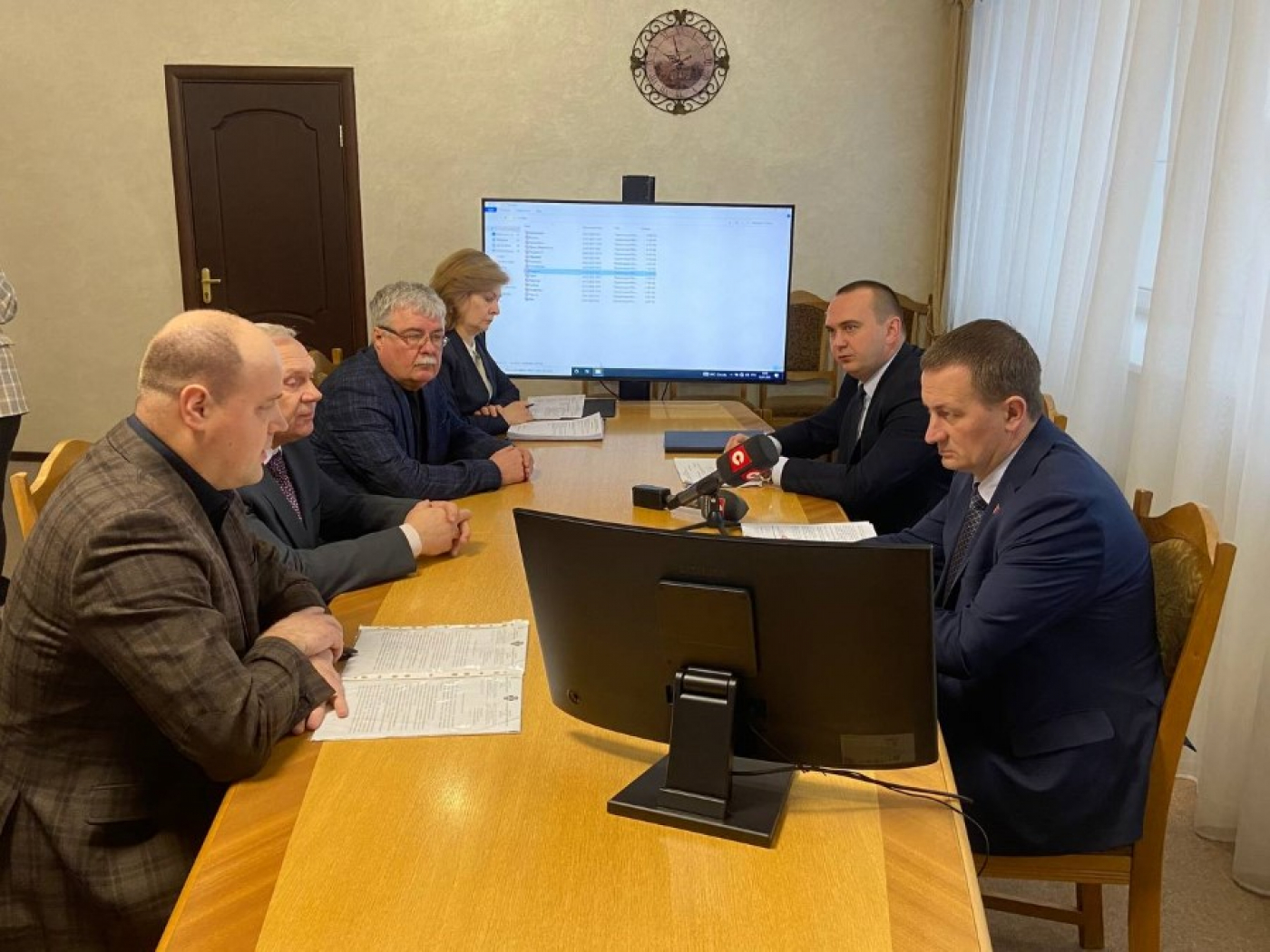 В Логойском райисполкоме приём граждан проводит Александр Турчин