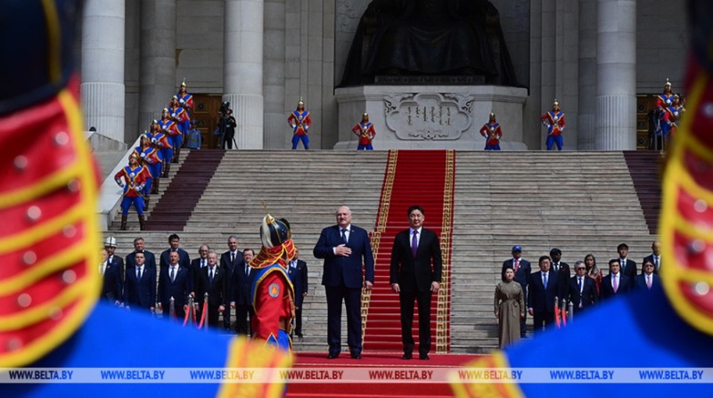 Встреча Александра Лукашенко с Президентом Монголии проходит в Улан-Баторе