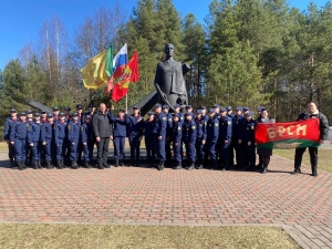 Молодежный отряд из Пензенской области посещает знаковые места Минщины