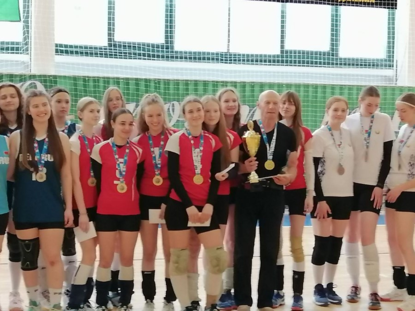 Команда Березинской гимназии стала чемпионом республиканских соревнований по волейболу