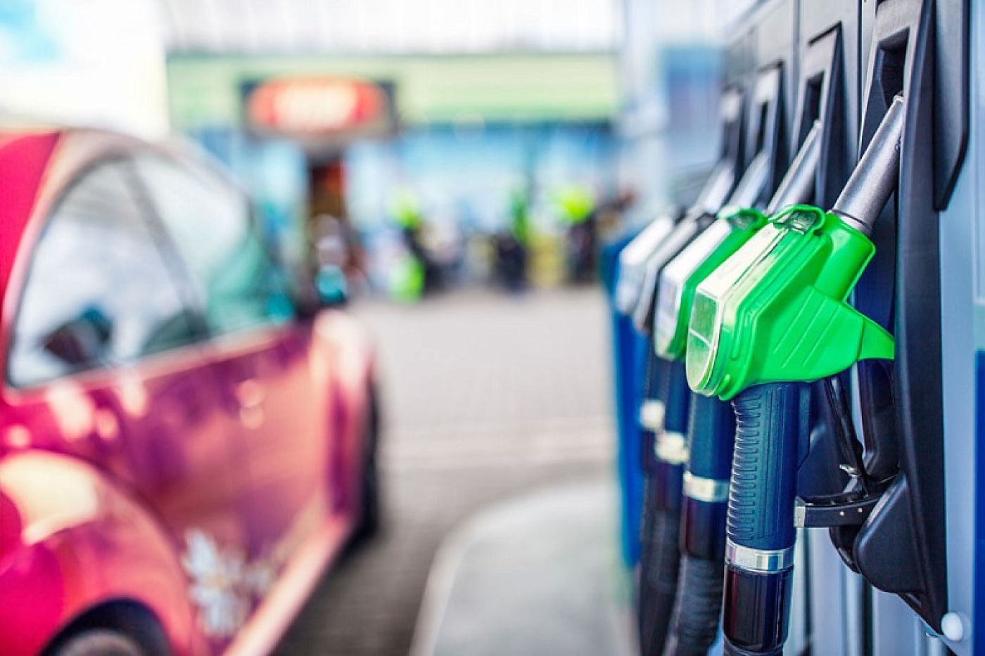 Цена на топливо в Беларуси вновь добавляет одну копейку