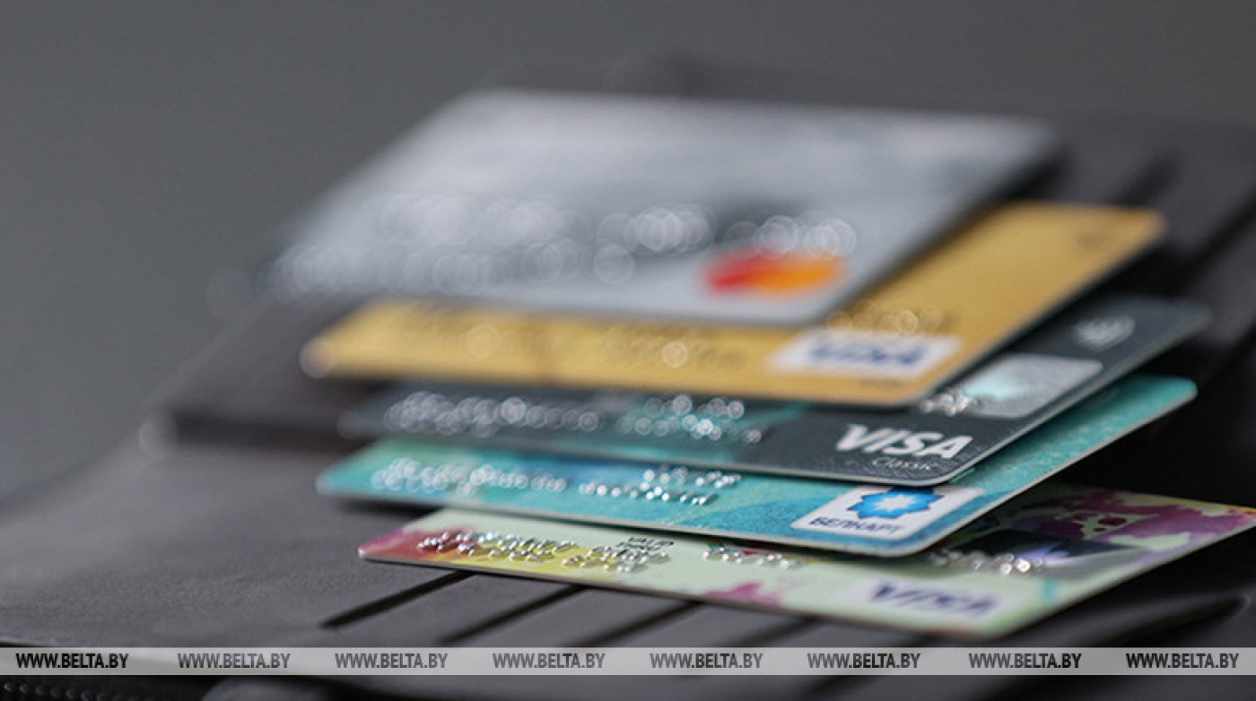 Минчанин нашел чужую карточку и расплачивался в магазинах: возбуждено уголовное дело