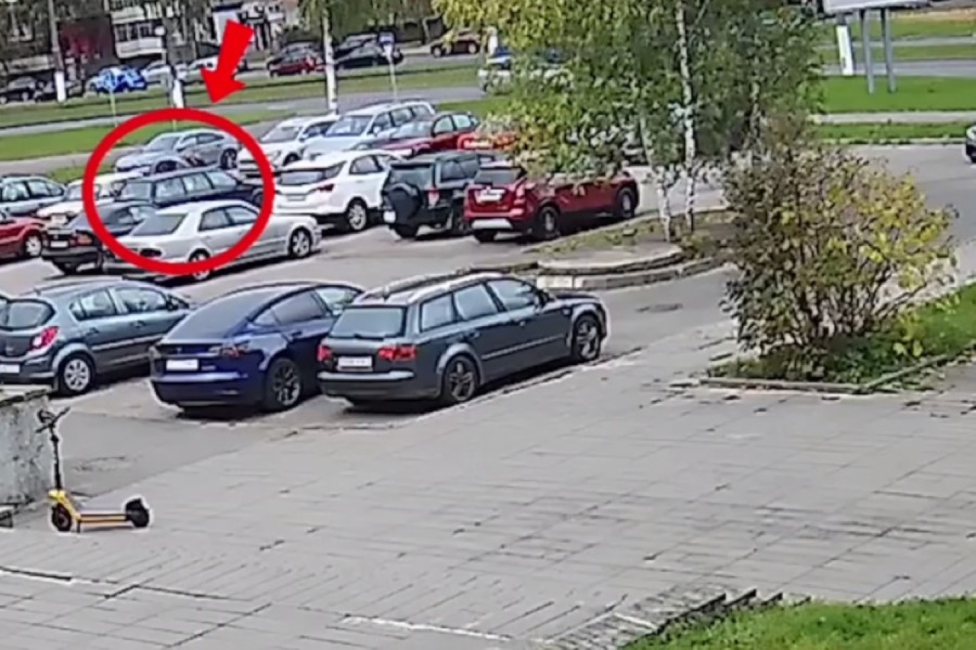В Витебске прохожие помогли задержать мужчину, укравшего из авто более 87 тыс. рублей