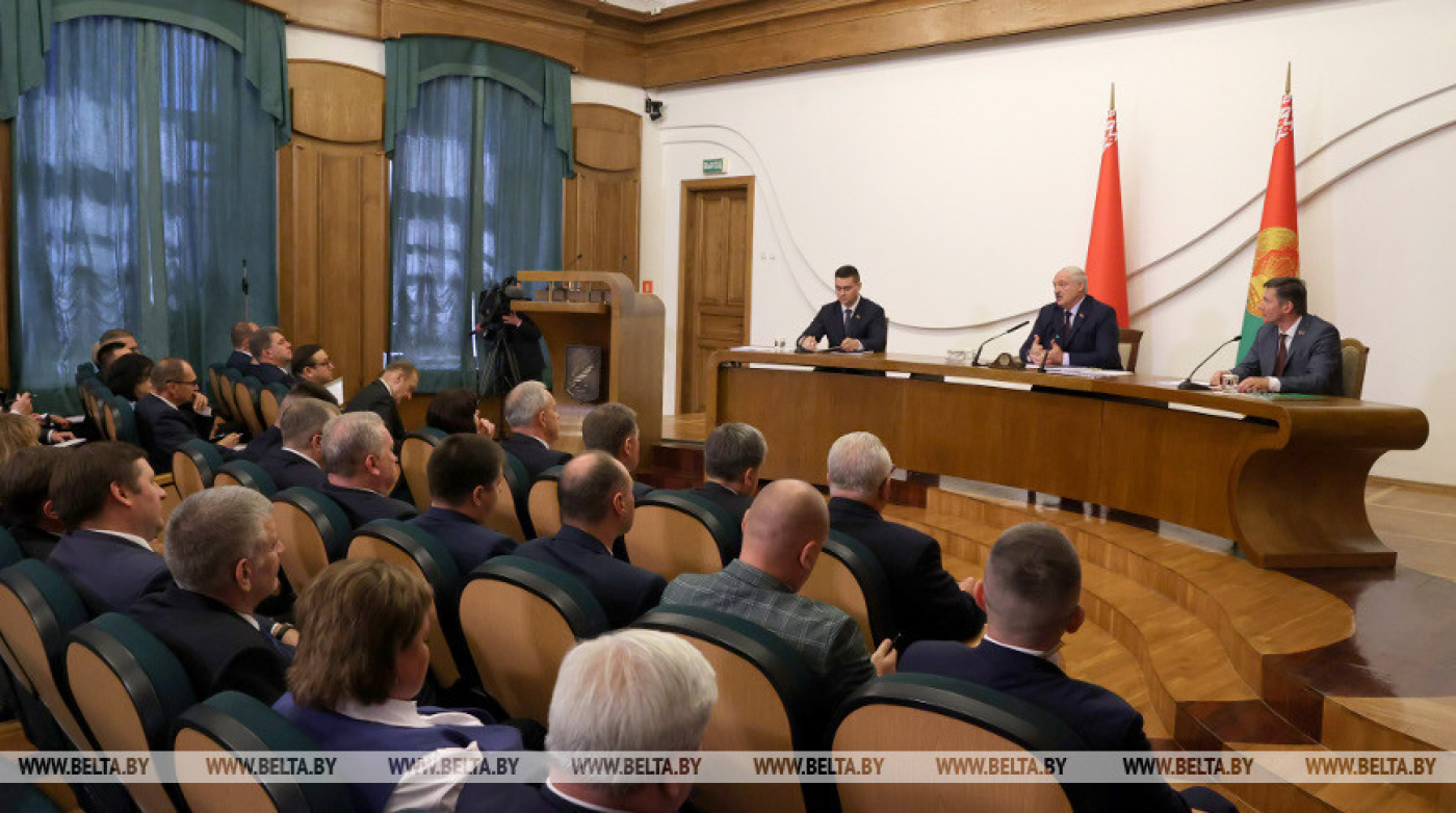 "Отдельные почивают на лаврах". Лукашенко об итогах аттестации ректоров всех вузов Беларуси