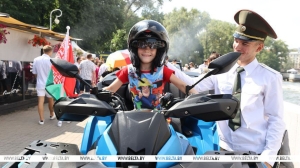 Водная феерия, демонстрация техники и МЧС-Лэнд. Как отметили День пожарной службы в Минске