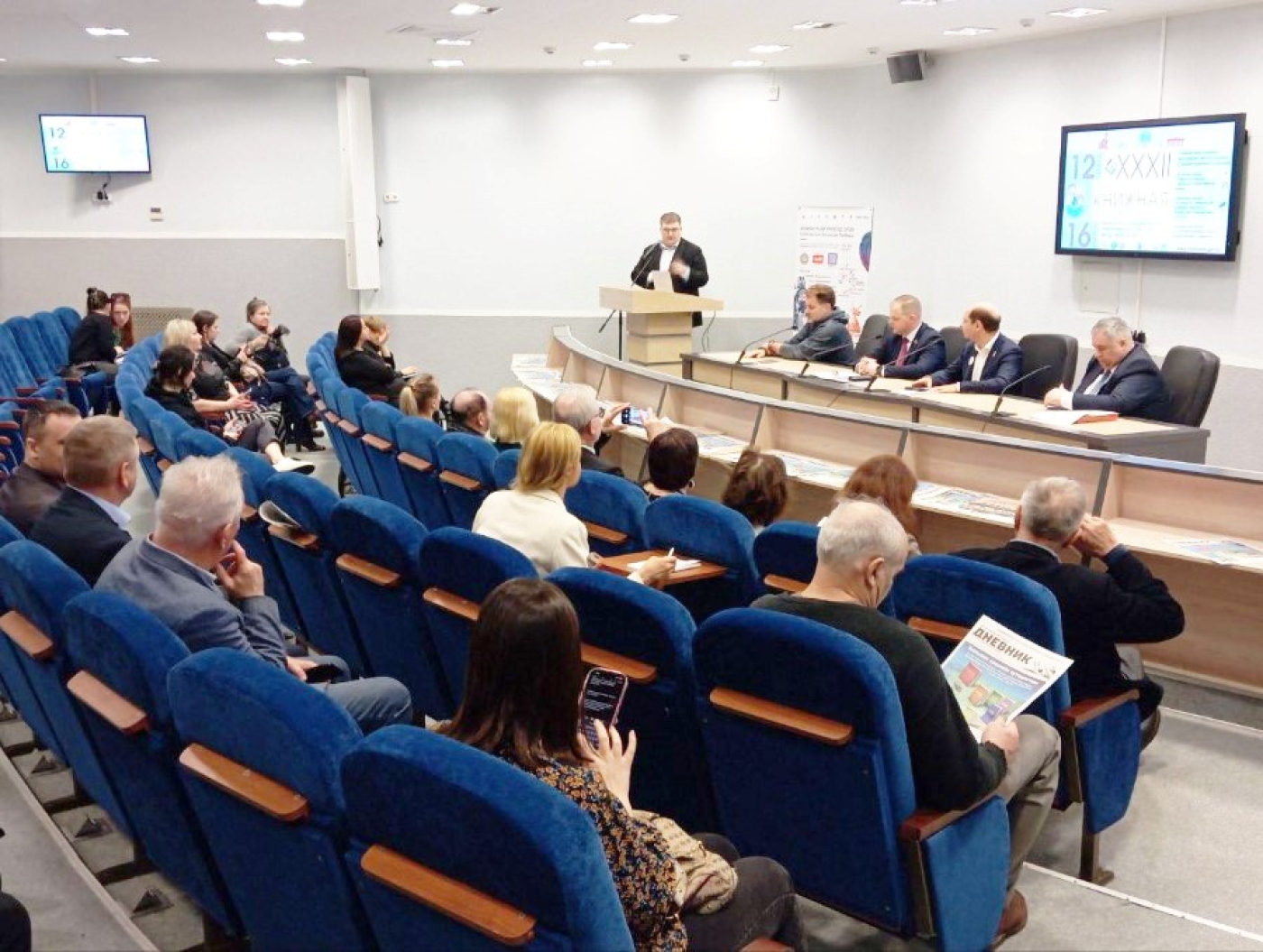 На ХХХII Минской международной выставке-ярмарке проходили встречи писателей и читателей