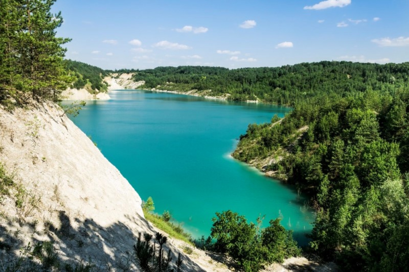 Какую опасность таят в себе меловые карьеры, рассказали в МЧС